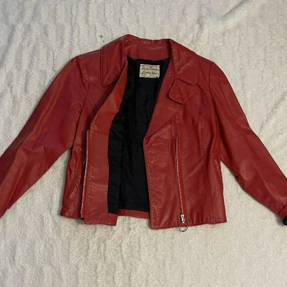 ✨ Red Leather Jacket - Small - Picture 2 of 2